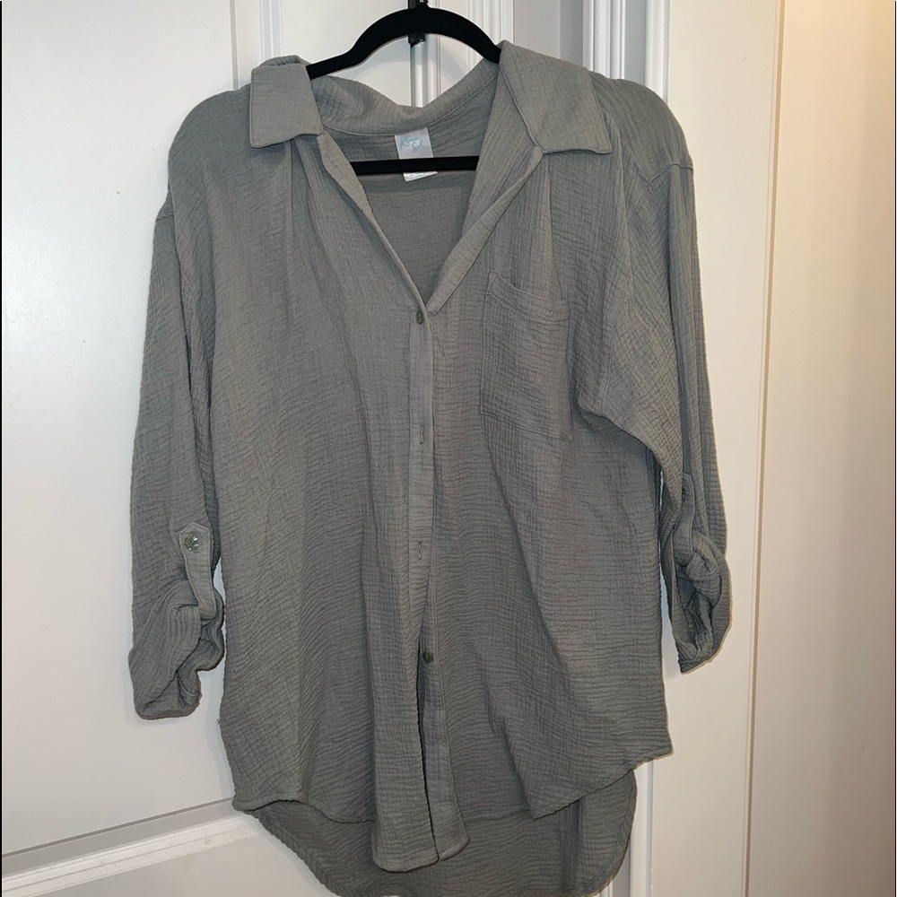 BUTTON UP SHIRT
